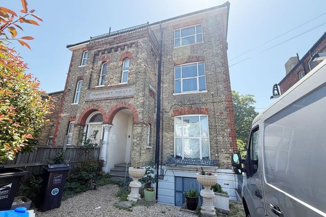 1 bed property, in Flat 4, £80,000