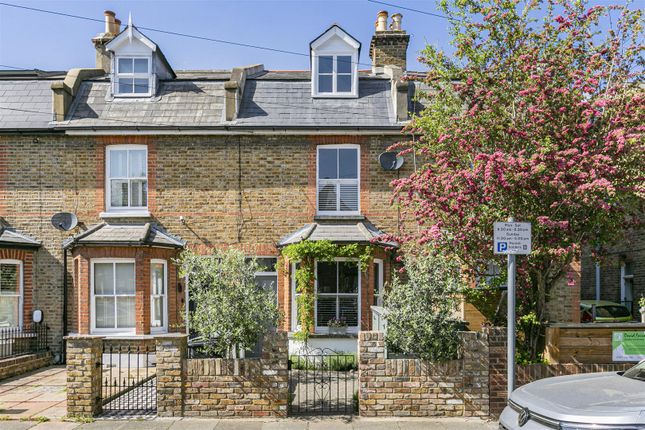 4 bed property, in Gibbon Road, £900,000