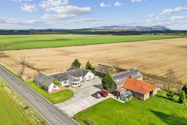 5 bed property, in Kirk Lane, £569,000