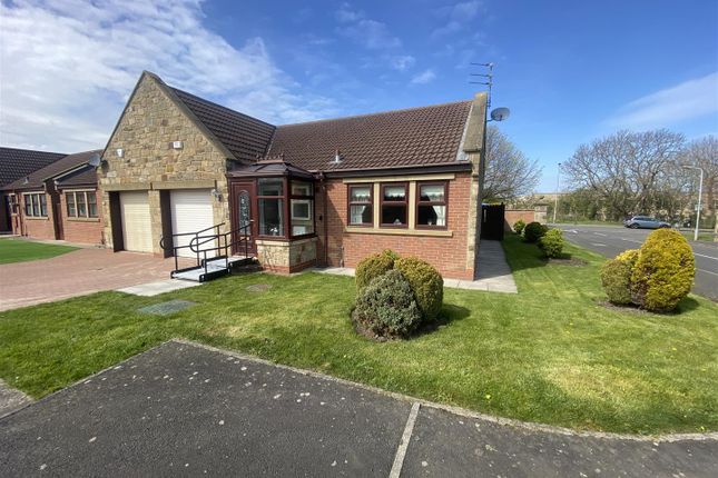 2 bed property, in Greenlands Court, £315,000