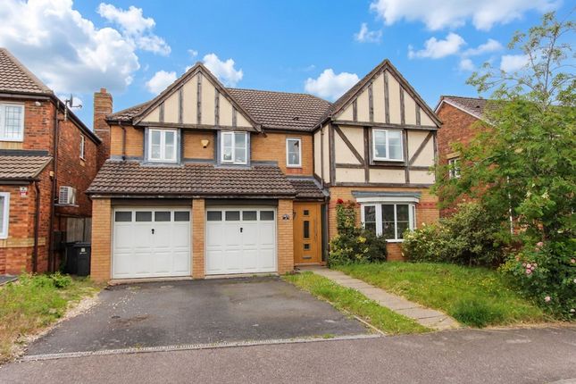 5 bed property, in Manorial Road, £635,000