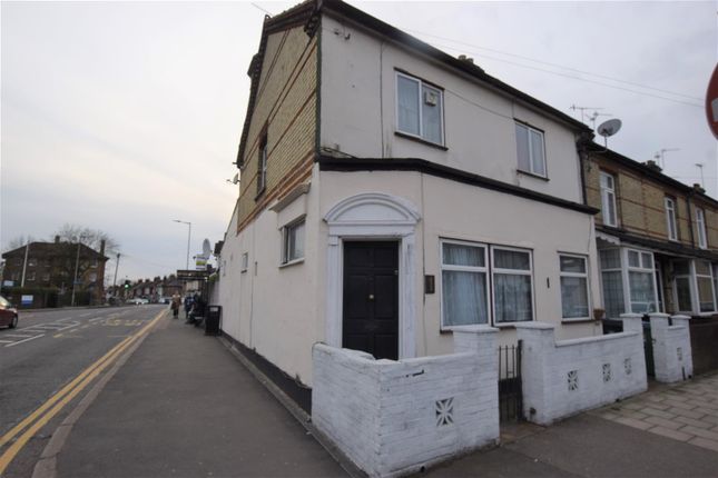 3 bed property, in Banbury Street, £530,000