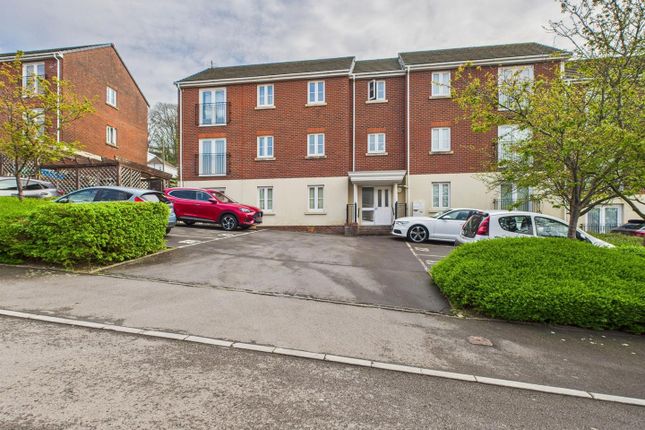 2 bed property, in Geraint Jeremiah Close, £85,000