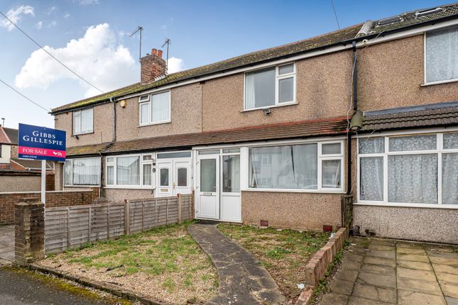 2 bed property, in Woodstock Gardens, £400,000