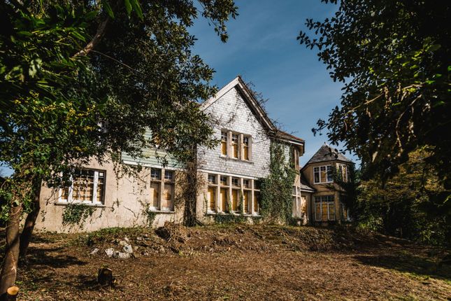 6 bed property, in Trefusis Road, £2,000,000