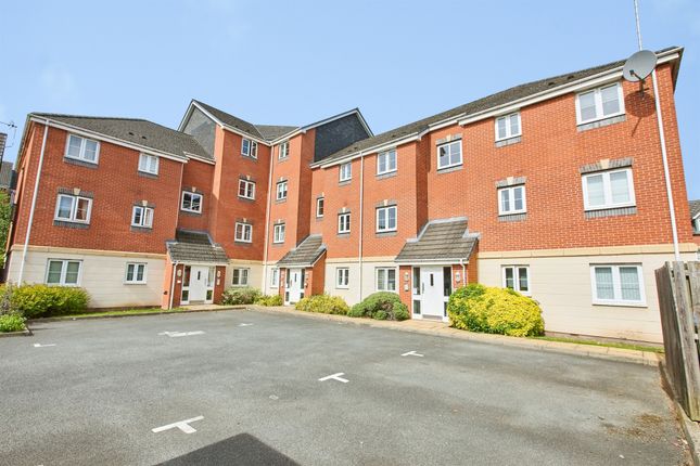 2 bed property, in Atlantic Way, £110,000
