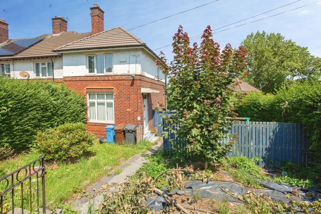 2 bed property, in Beck Road, £135,000