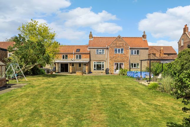 5 bed property, in High Street, £585,000