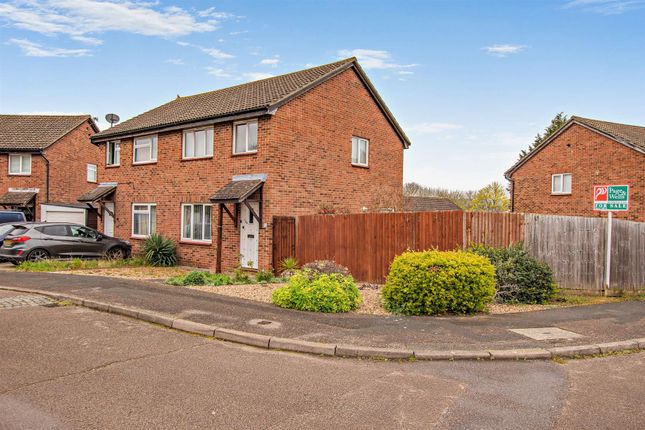 3 bed property, in Longham Copse, £367,500