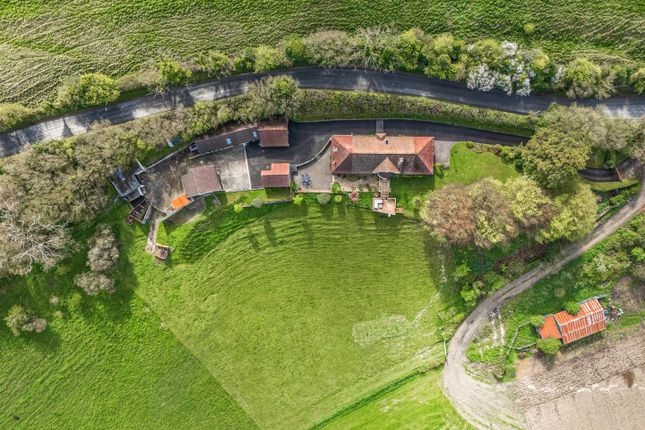 3 bed property, in Cerne Abbas, £945,000