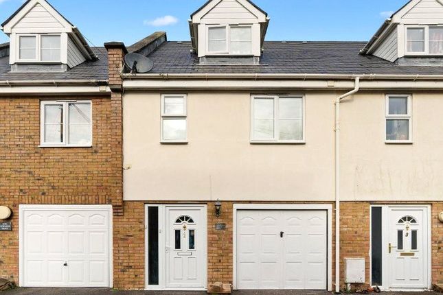 3 bed property, in Richmond Mews, £325,000