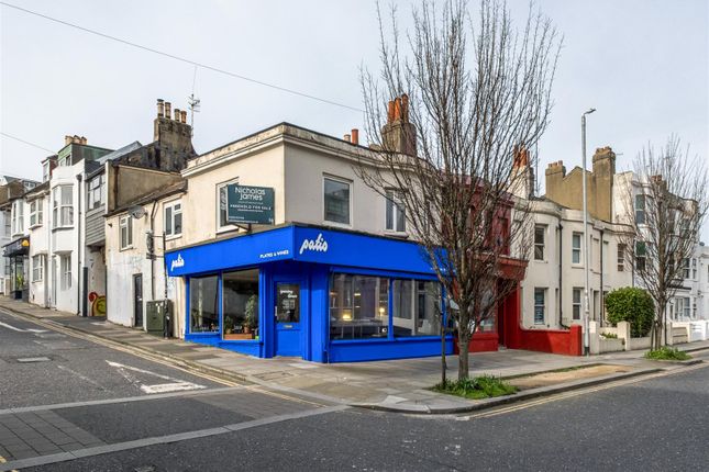 2 bed property, in Surrey Street, £595,000