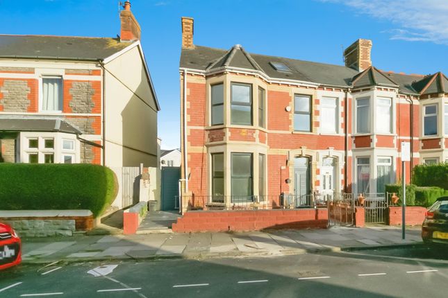 4 bed property, in Court Road, £220,000