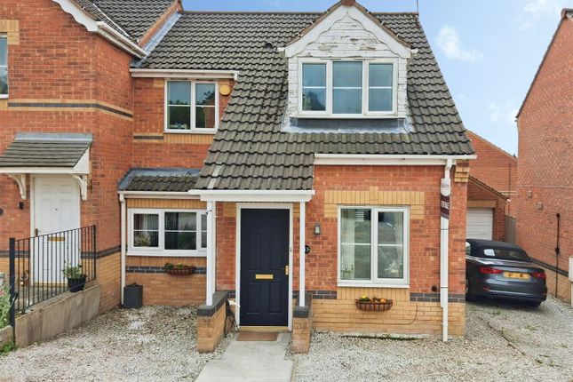 3 bed property, in Grange Road, £180,000