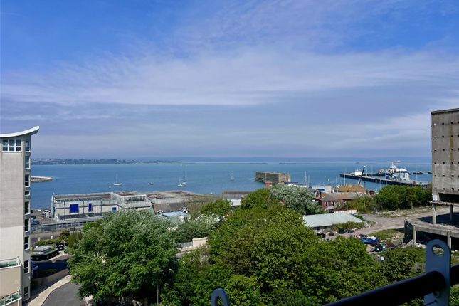 2 bed property, in Atlantic House, £150,000