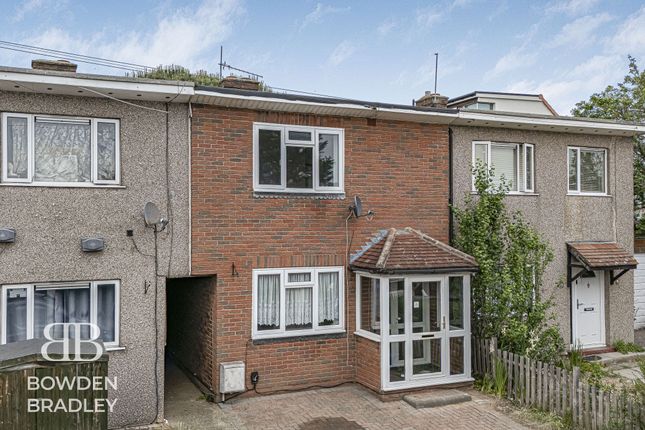 2 bed property, in Burrow Road, £375,000