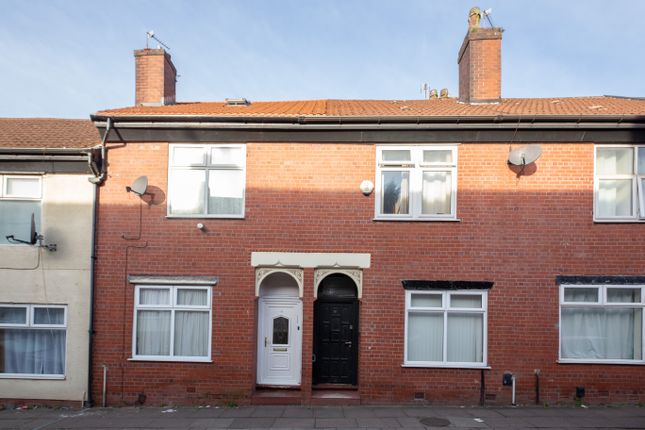 5 bed property, in Douglas Street, £330,000