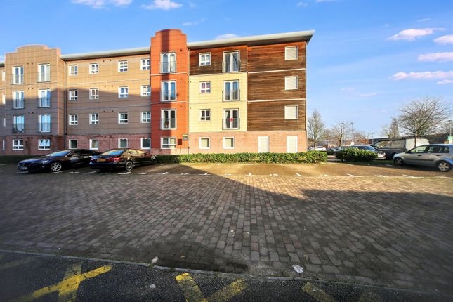 2 bed property, in Heritage Way, £70,000
