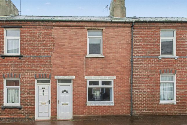 2 bed property, in Cook Street, £38,000