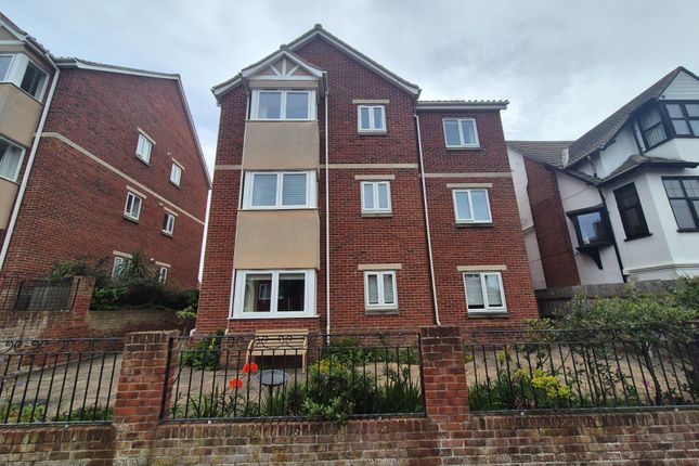2 bed property, in Flat 1 Kings Court, £130,000