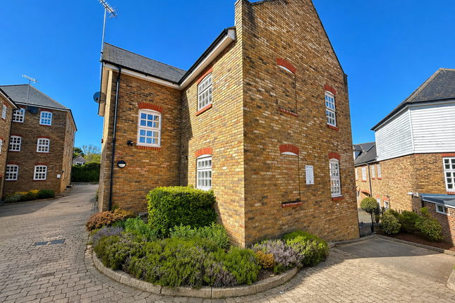 1 bed property, in Davy Court, £210,000