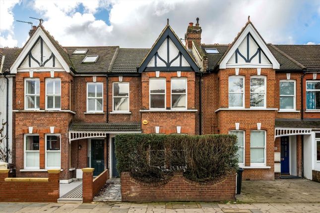 3 bed property, in Windmill Road, £825,000