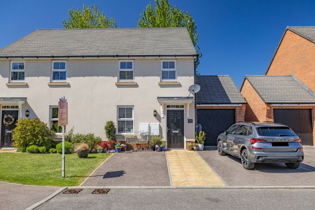 3 bed property, in Spartan Close, £325,000