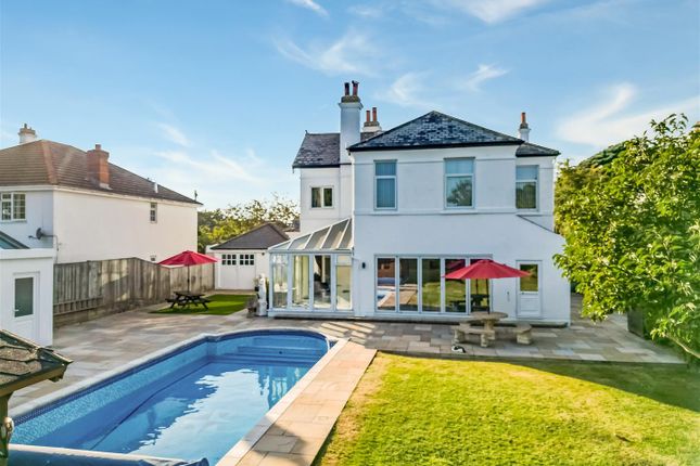 5 bed property, in Monckton Road, £955,000