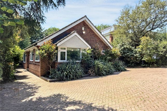 3 bed property, in Barnet Gate Lane, £950,000