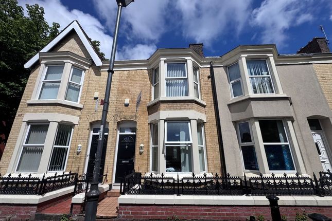 6 bed property, in 103 Edinburgh Road, £270,000