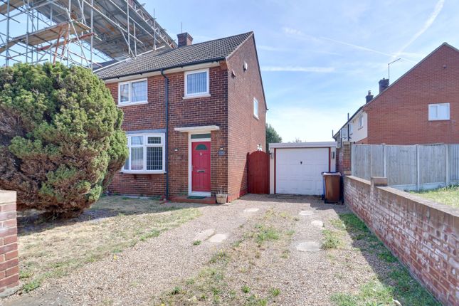 2 bed property, in Garron Lane, £330,000