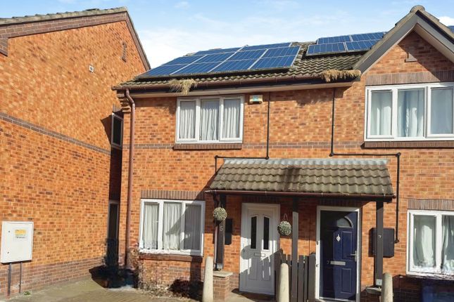 2 bed property, in Avocet Court, £112,500
