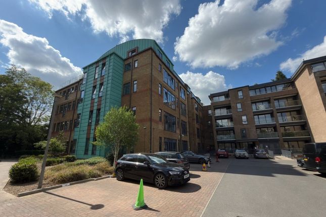 2 bed property, in Flat 48 Weston Court, £250,000