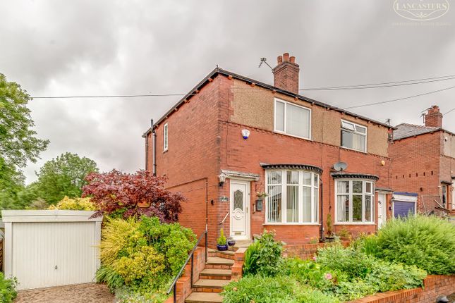2 bed property, in Brentford Avenue, £210,000