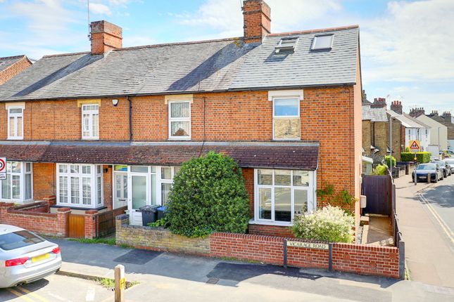 3 bed property, in Vicarage Road, £575,000