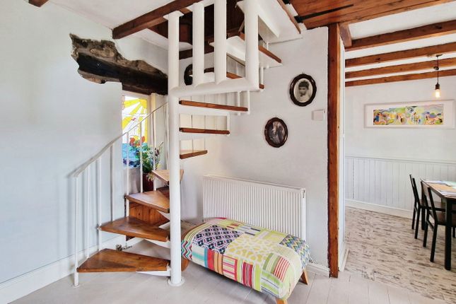 2 bed property, in The Brickyard, £270,000