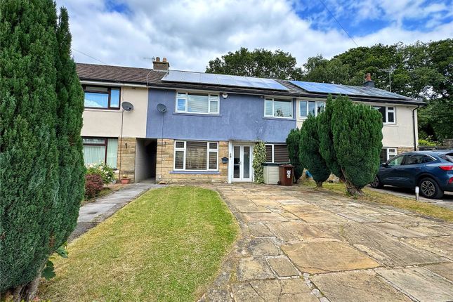 3 bed property, in Woodcock Grove, £290,000