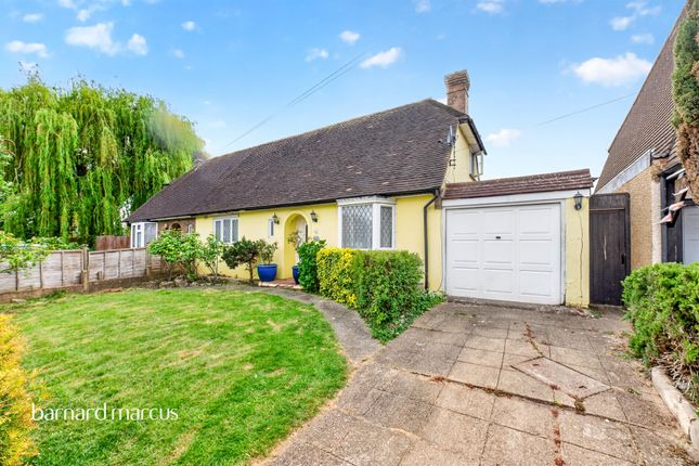 2 bed property, in Scott Close, £475,000