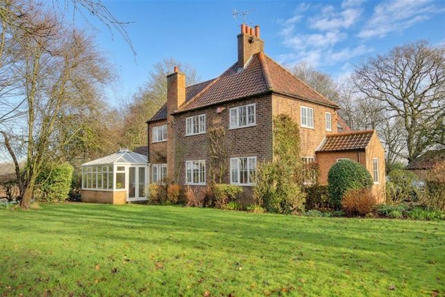 5 bed property, in Kilnwick, £675,000