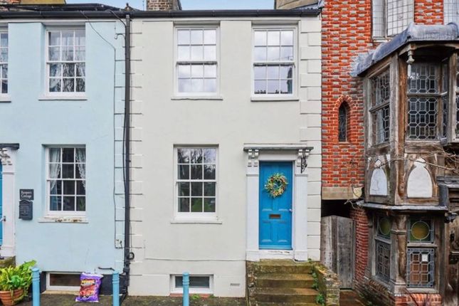 2 bed property, in High Street, £325,000