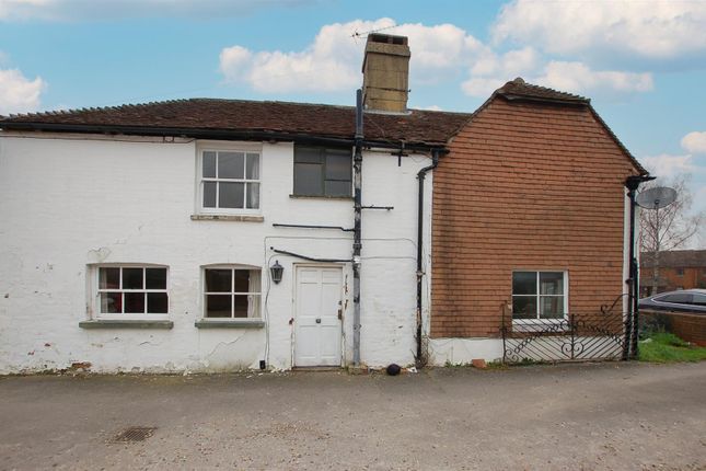 5 bed property, in Badsell Road, £300,000