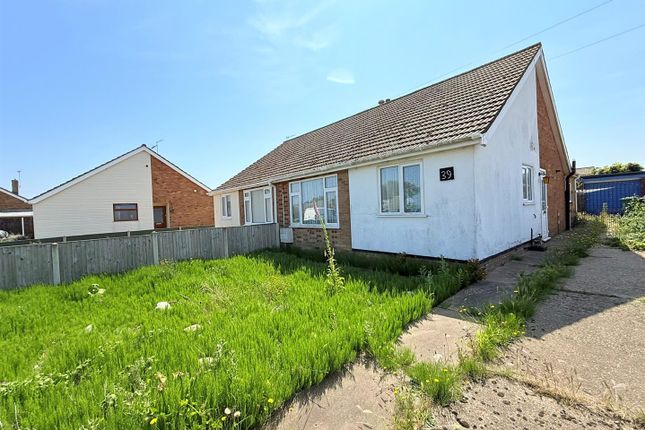2 bed property, in Winifred Way, £190,000