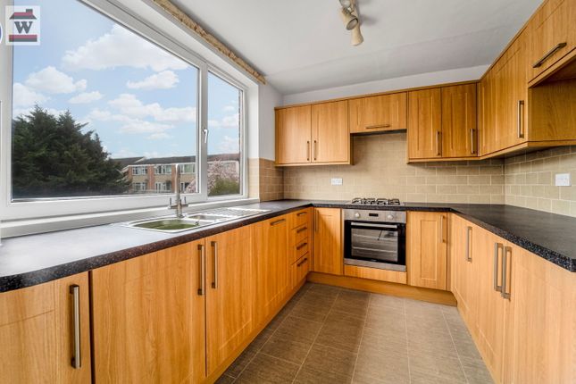 4 bed property, in Overton Close, £745,000