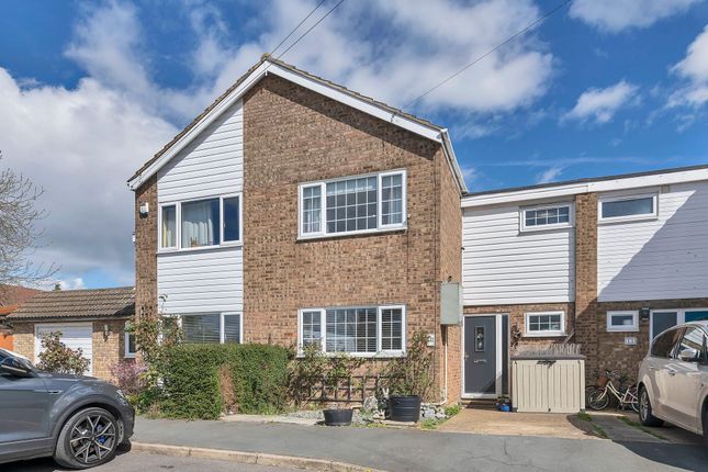 3 bed property, in Willmott Road, £425,000