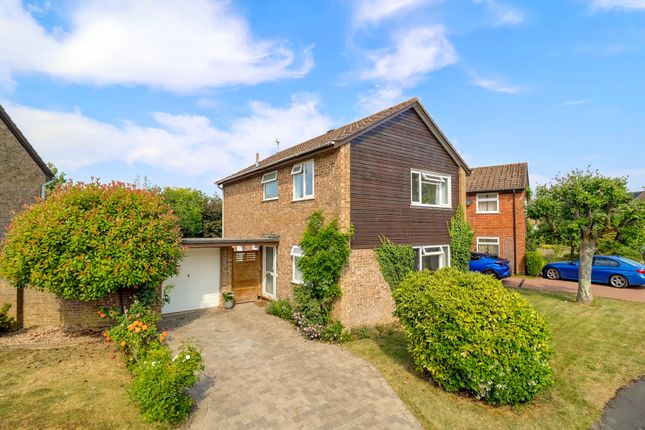4 bed property, in Stocklands Way, £600,000