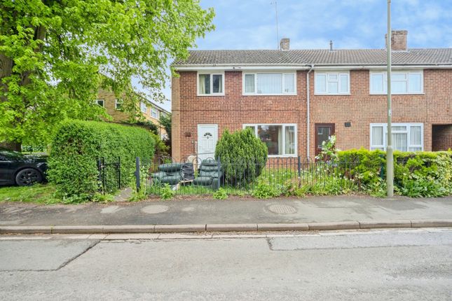 3 bed property, in Edmunds Road, £250,000