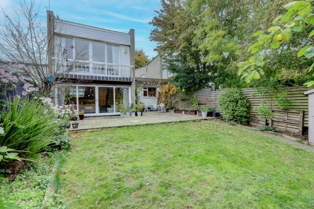 4 bed property, in Pheasant Drive, £550,000