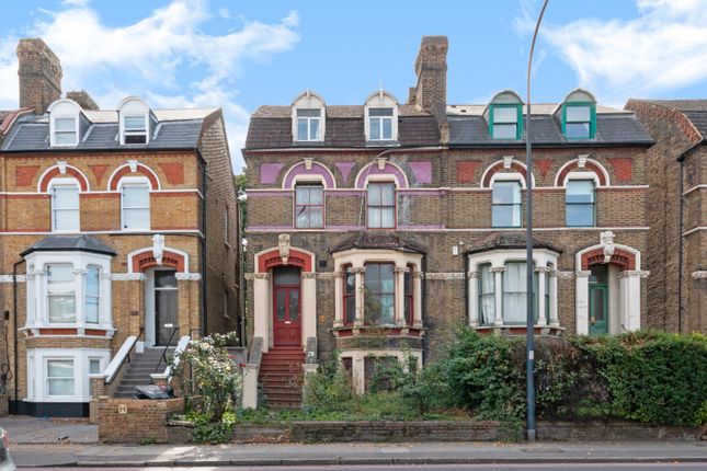 4 bed property, in Queens Road, £1,000,000