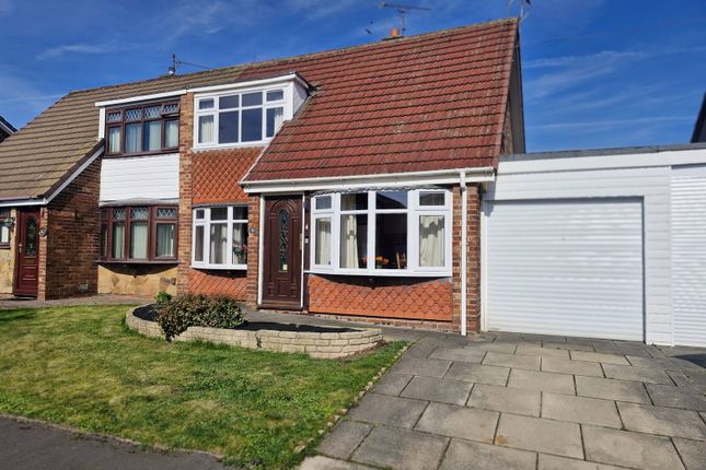 2 bed property, in Briars Lane, £220,000