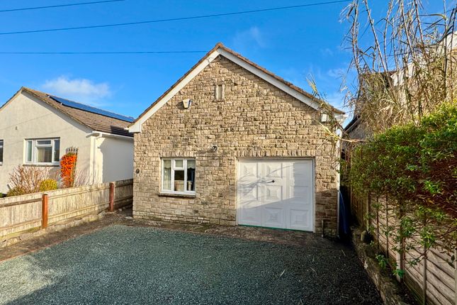 3 bed property, in Hill View Road, £425,000